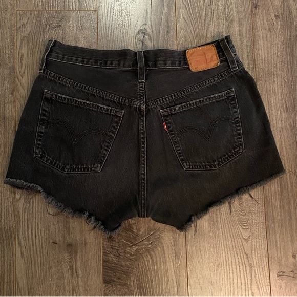 Levi’s 501® Original Fit High Rise Women's Shorts button fly - Picture 6 of 13